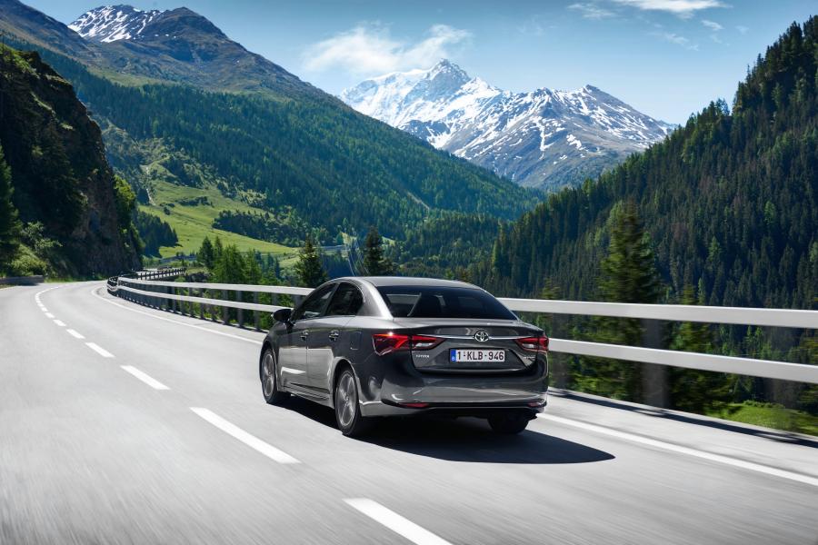  Toyota Avensis Sedan (T270) 2015 года  (фото 23 из 34)